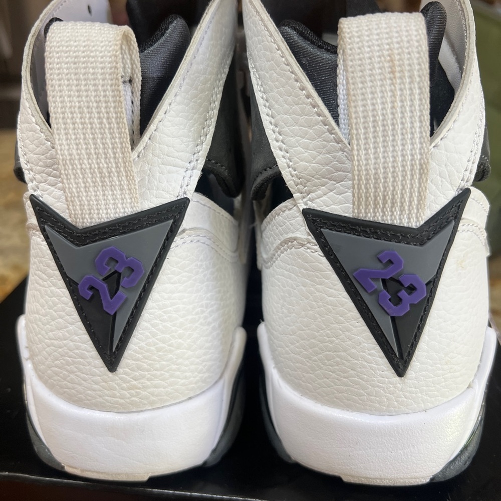 Jordan Air 7 Retro White and Varsity Purple - Picture 3 of 7